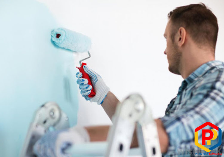 Có nên sơn tường nhà khi trời nồm